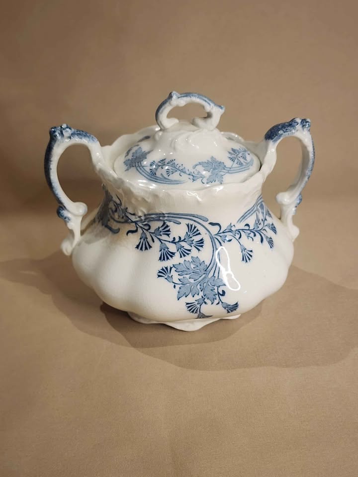 Johnson Brothers, Vintage Sugar Bowl