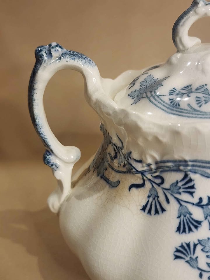 Johnson Brothers, Vintage Sugar Bowl